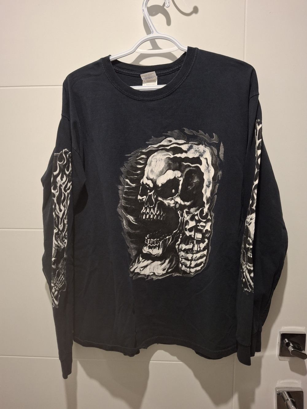 Gildan Black Long-Sleeve Skull & Flame Graphic Tee